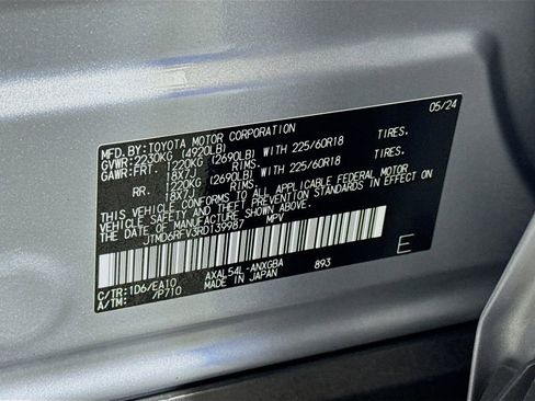 Used 2024 Toyota RAV4 Limited w/ Advanced Technology Package AWD/4WD image 32