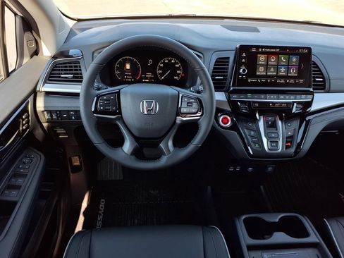 New 2026 Honda Odyssey Touring image 15