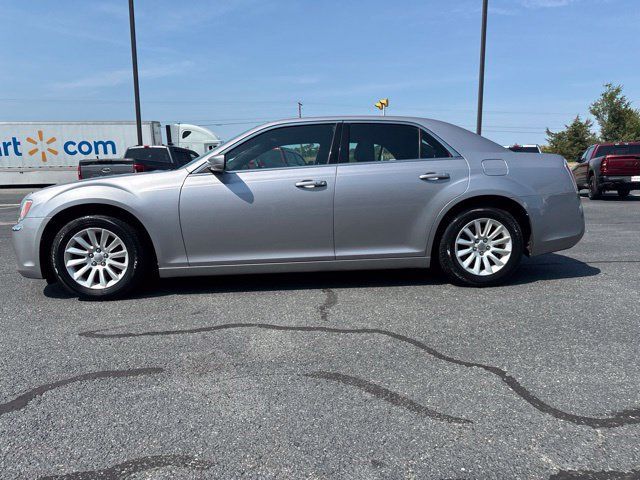 Used 2014 Chrysler 300 RWD image 32