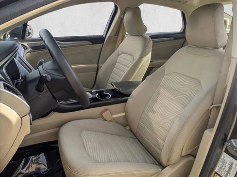 Used 2016 Ford Fusion SE image 17