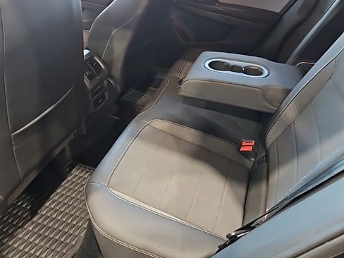 Used 2024 Volkswagen Taos SE image 22