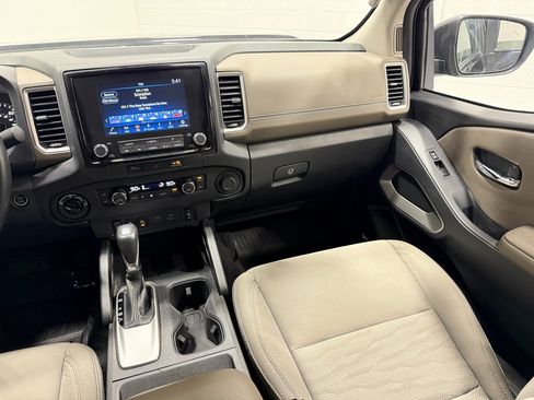 Used 2023 Nissan Frontier SV w/ SV Convenience Package image 39