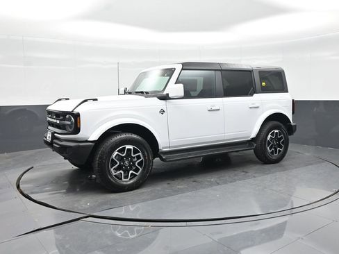 New 2025 Ford Bronco Outer Banks image 1