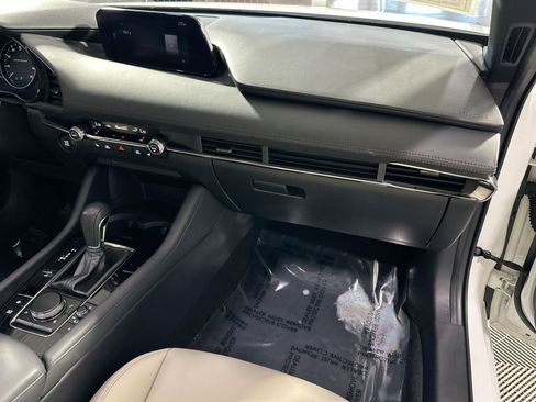 Used 2021 MAZDA MAZDA3 s image 36