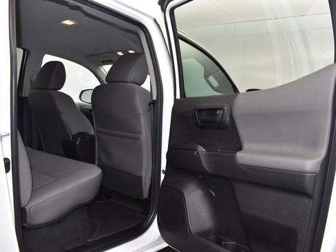 Used 2022 Toyota Tacoma SR w/ SR Convenience Package RWD image 19