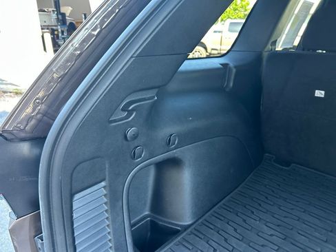 Used 2021 Jeep Grand Cherokee Laredo AWD/4WD image 31
