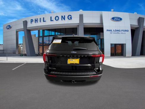 Certified 2025 Ford Explorer Active AWD/4WD image 4