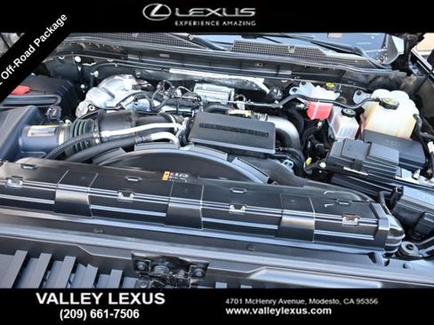 Used 2022 Chevrolet Silverado 2500 LTZ w/ LTZ Plus Package image 21