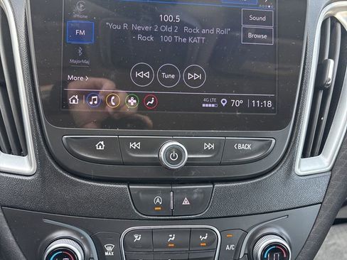 Used 2022 Chevrolet Malibu LT FWD image 14