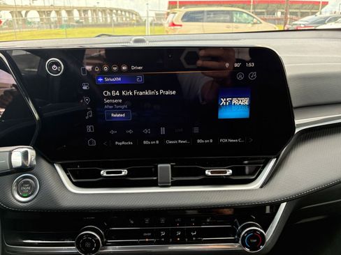 Used 2025 Chevrolet Equinox LT AWD/4WD image 16