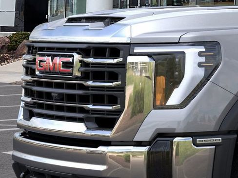 New 2026 GMC Sierra 3500 SLE w/ SLE Value Package image 14