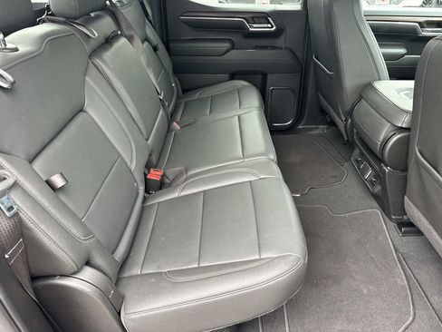 Used 2024 GMC Sierra 1500 SLT AWD/4WD image 14