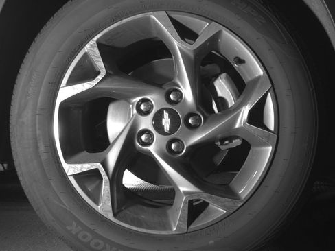 Used 2025 Chevrolet Trax LT w/ LT Convenience Package image 13