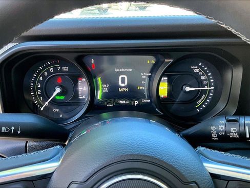 Certified 2025 Jeep Wrangler Unlimited Sahara AWD/4WD image 20