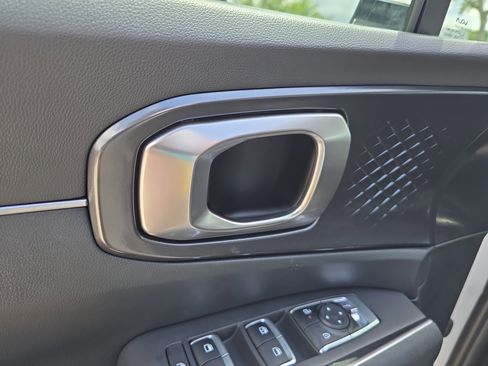 Certified 2024 Kia Sorento LX FWD image 18