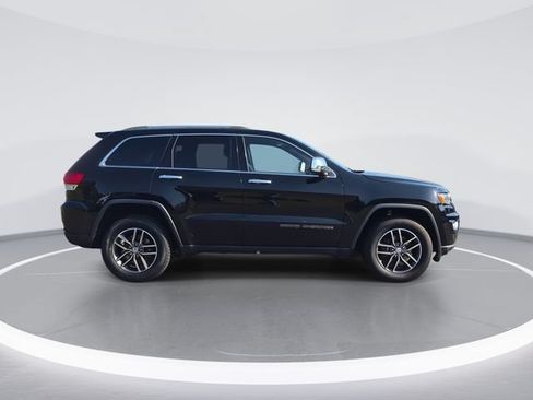 Used 2018 Jeep Grand Cherokee Limited AWD/4WD image 9