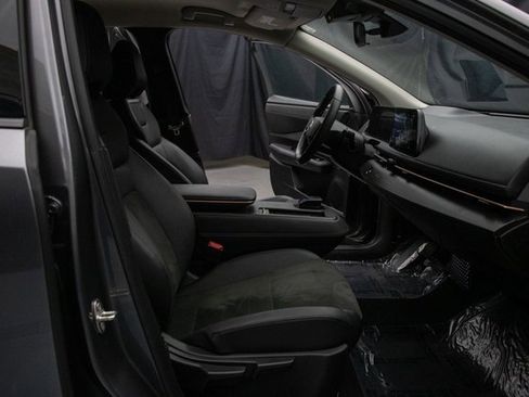 Used 2024 Nissan Ariya FWD image 16