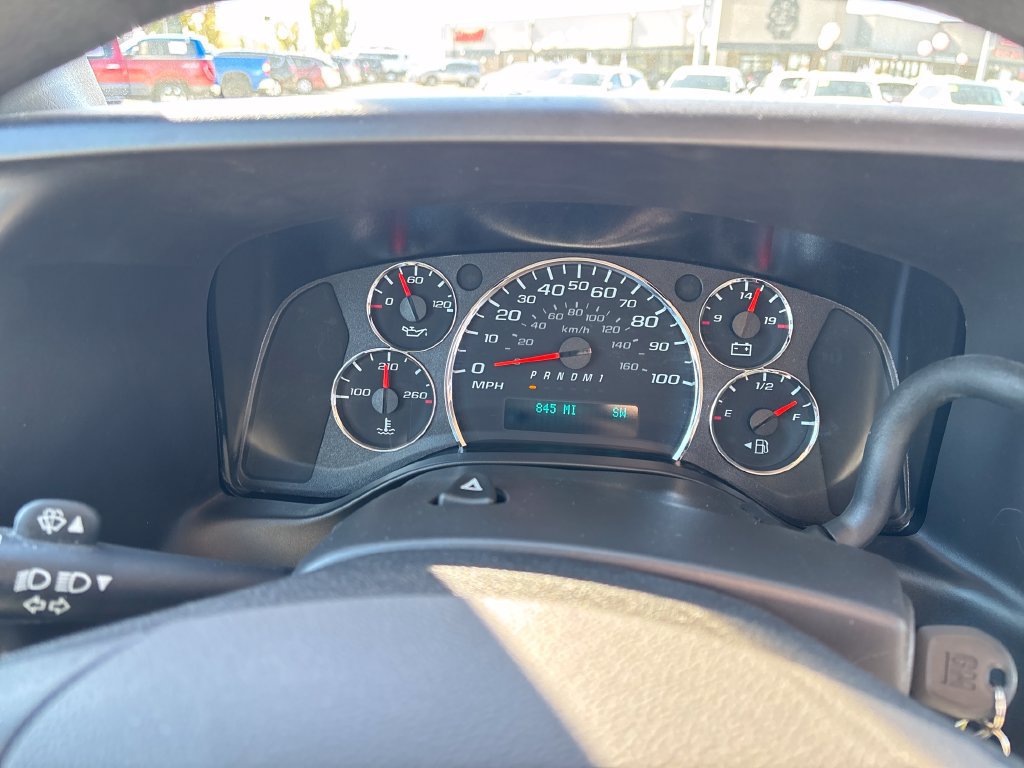 Used 2025 Chevrolet Express 3500 LT w/ LT Preferred Equipment Group RWD image 19