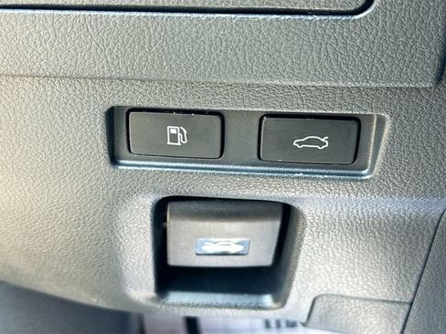 Used 2025 Lexus ES 350 w/ Premium Package FWD image 10