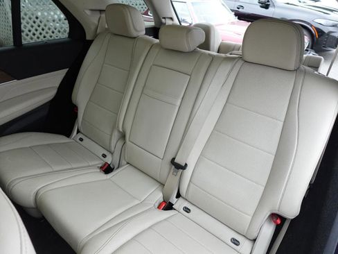 Used 2022 Mercedes-Benz GLE 350 4MATIC w/ 3rd Row Seat Package image 18