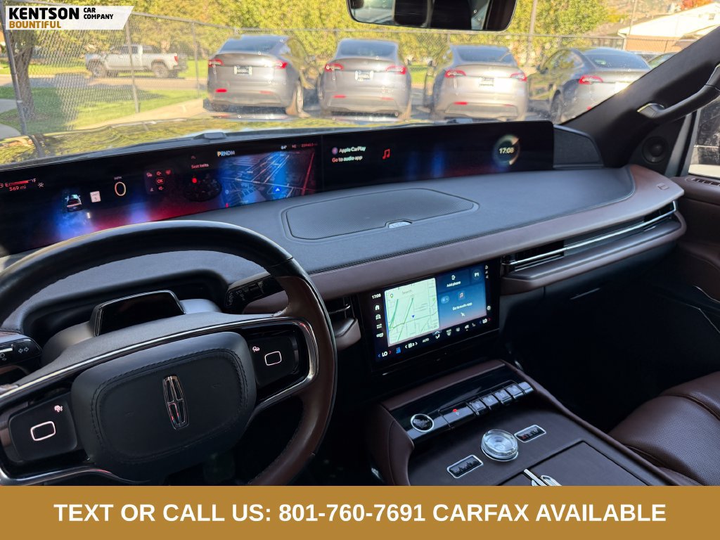 Used 2025 Lincoln Navigator Reserve AWD/4WD image 17
