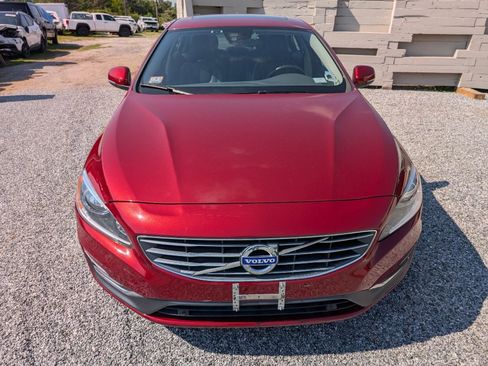 Used 2017 Volvo S60 T5 Inscription image 2