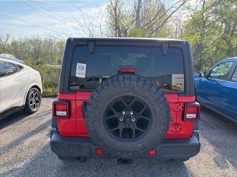 Used 2025 Jeep Wrangler Willys image 6