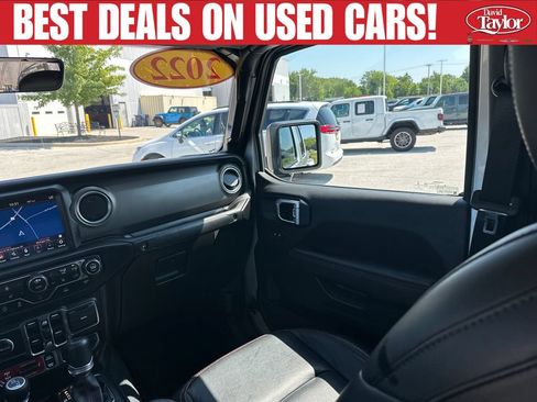 Used 2022 Jeep Gladiator Rubicon w/ Cold Weather Group AWD/4WD image 24