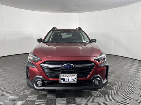 Used 2025 Subaru Outback Premium image 11