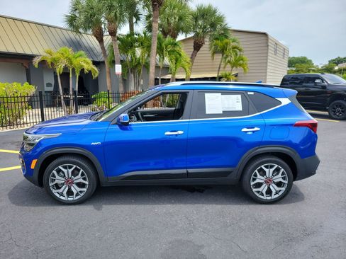 Used 2021 Kia Seltos SX w/ SX Sunroof Package AWD/4WD image 10