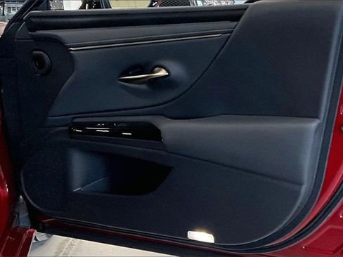 Used 2023 Lexus ES 250 w/ Premium Package image 28