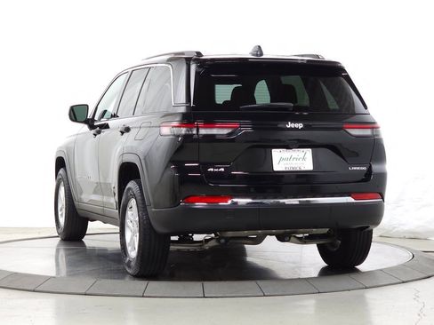 Used 2024 Jeep Grand Cherokee Laredo w/ Luxury Tech Group I image 6