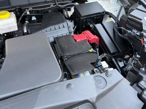 Used 2025 Nissan Pathfinder SV AWD/4WD image 37