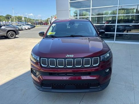 Used 2022 Jeep Compass Latitude AWD/4WD image 2