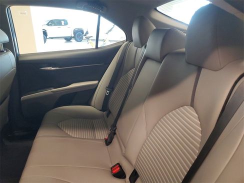 Used 2023 Toyota Camry SE image 12