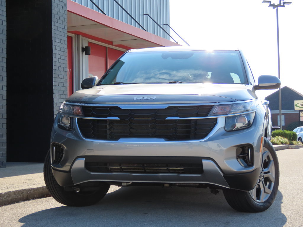 Used 2024 Kia Seltos LX AWD/4WD image 8