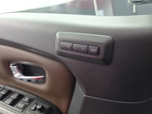 Used 2019 Nissan Titan Platinum Reserve image 25