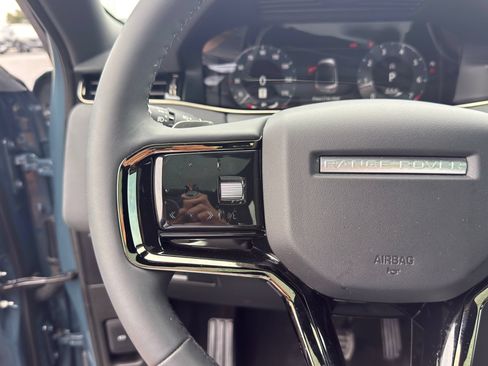 Used 2024 Land Rover Range Rover Evoque S AWD/4WD image 19