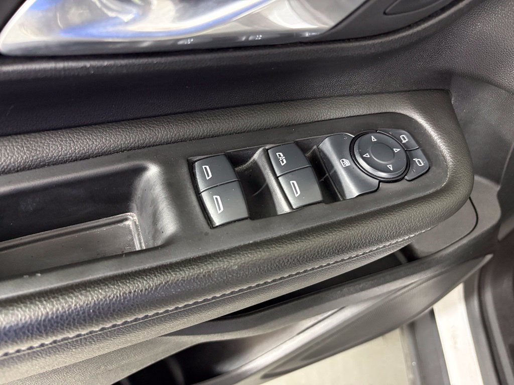 Used 2024 GMC Terrain SLE FWD image 14