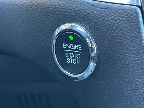 Certified 2022 Ford Edge Titanium image 49