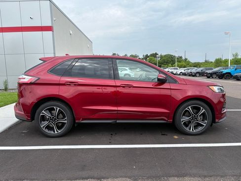 Used 2019 Ford Edge ST w/ Equipment Group 401A AWD/4WD image 2