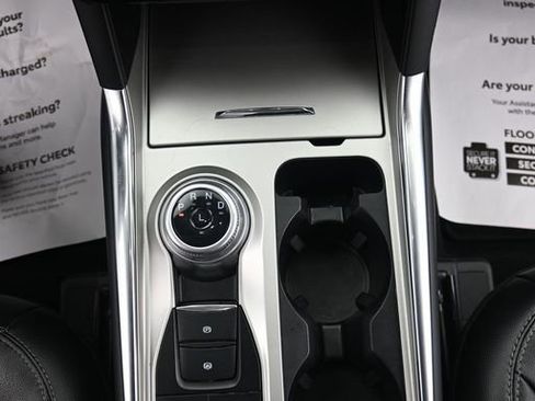 Used 2023 Ford Explorer Limited AWD/4WD image 23