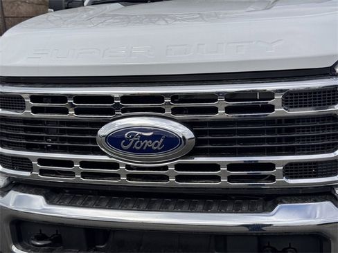 New 2025 Ford F550 4x4 Regular Cab Super Duty image 5