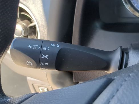 Used 2019 Toyota Corolla LE image 33