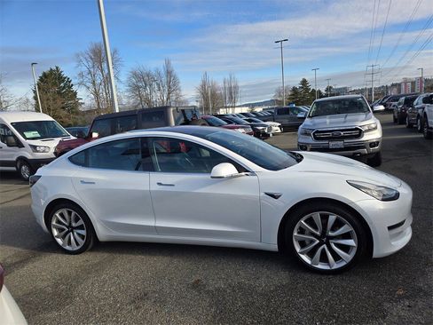 Used 2018 Tesla Model 3 image 4
