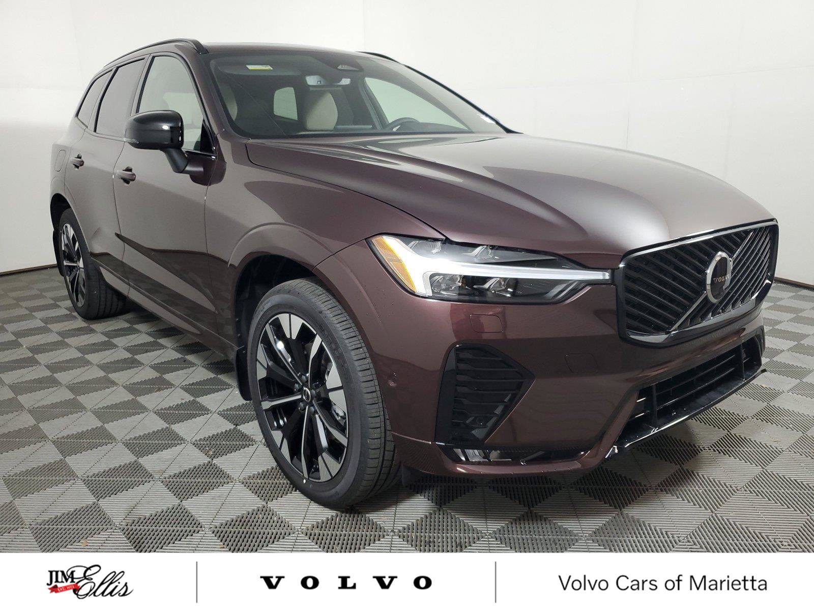 Used 2026 Volvo XC60 B5 Plus w/ Climate Package AWD/4WD image 1