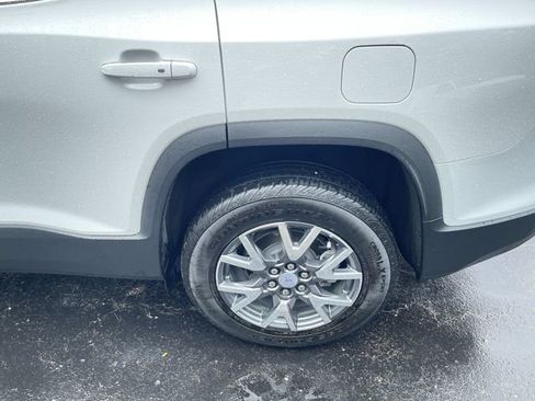 Certified 2023 GMC Acadia SLT FWD image 33