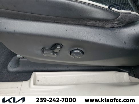 Used 2022 Chrysler Pacifica Limited FWD image 26