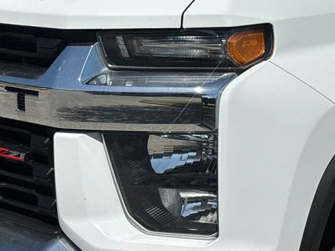 Used 2023 Chevrolet Silverado 2500 LT w/ Convenience Package AWD/4WD image 4