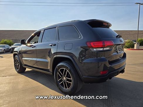 Used 2018 Jeep Grand Cherokee Trailhawk w/ Trailhawk Luxury Group AWD/4WD image 4
